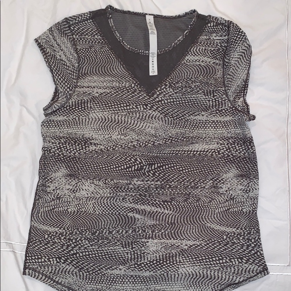 Lululemon workout top